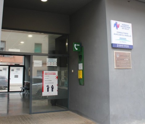 El consultorio auxiliar de El Perelló pierde el 50% de la atención médica de verano