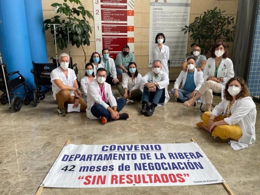 El comité de empresa de La Ribera recogerá firmas para llevar sus reivindicaciones a Les Corts