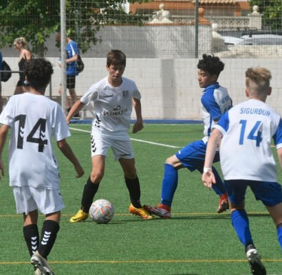 Ya rueda el balón en la Costa Blanca Cup