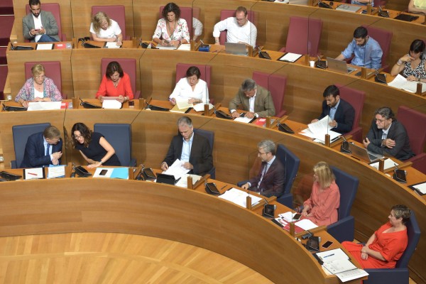 El Consell creará siete entes públicos sin haber liquidado los del plan de ajuste