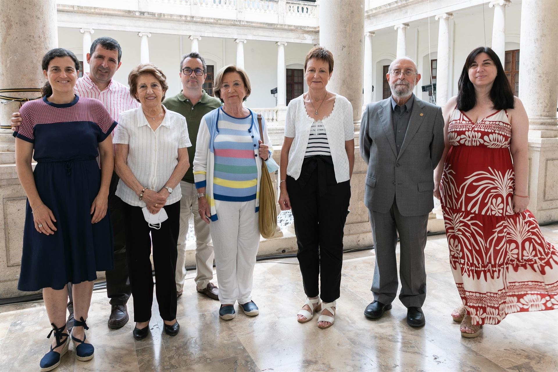 La UV recibe donaciones de María Luisa Pérez Rodríguez, Román de la Calle y Natalia Mansilla