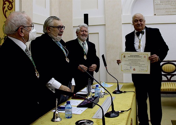 Santiago Mas-Coma, nuevo académico de número en la Real Academia Nacional de Farmacia