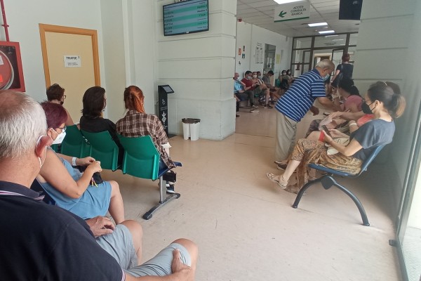 El Hospital General de Valencia acumula dos semanas de saturación en Urgencias