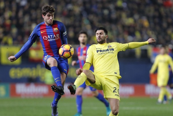 Messi evita la derrota del Barcelona en el 90 en un intenso partido