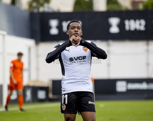 Cuatro jugadores no continuarán en el Valencia Mestalla la próxima temporada