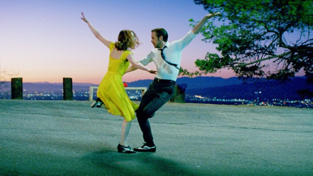 'La La Land' se eleva como película del año con siete Globos de Oro