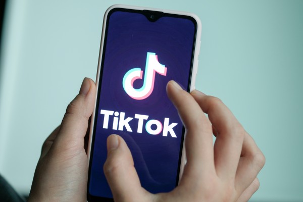 Trend de TikTok. Tràiler del curs polític