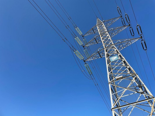 La luz bajará en la tarifa regulada un 9% el domingo