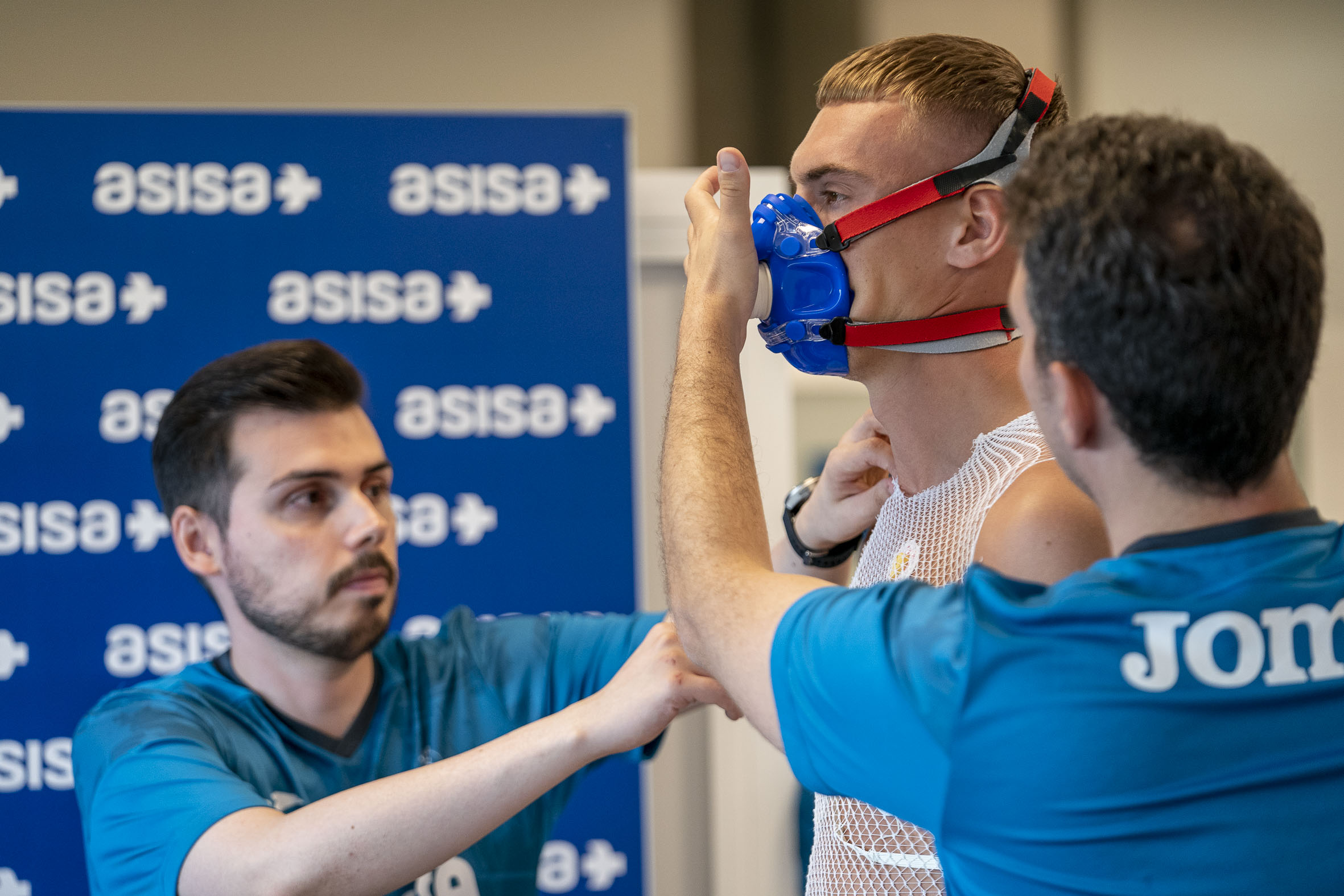 El primer grupo de futbolistas del Villarreal pasa las pruebas médicas 