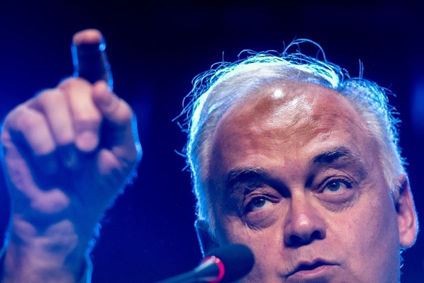 González Pons afea a Sánchez los pactos con Bildu: 