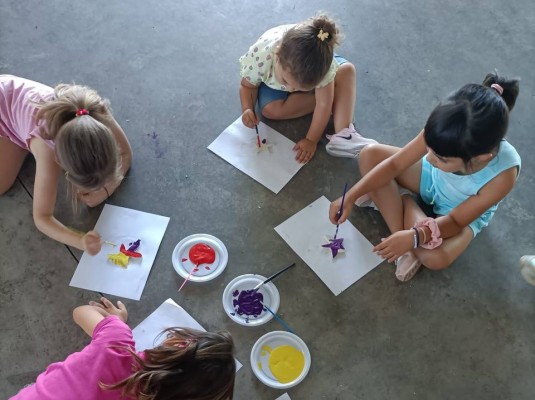 Canet Lo Roig pone en marcha l'Escola d'Estiu con manualidades, juegos y excursiones 