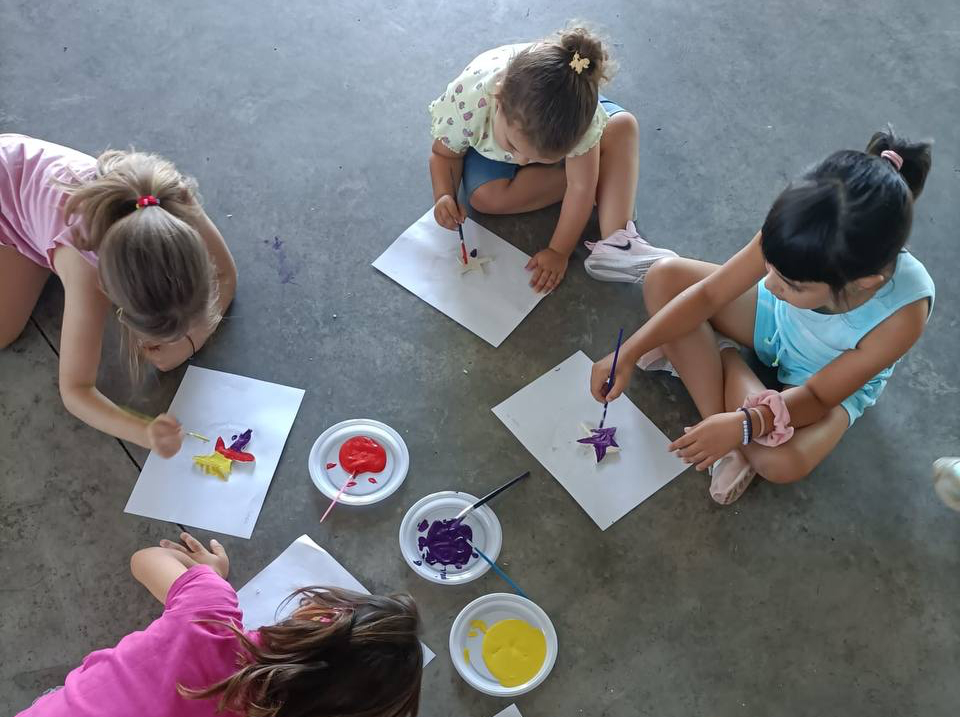 Canet Lo Roig pone en marcha l'Escola d'Estiu con manualidades, juegos y excursiones 