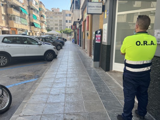 La zona azul de Orihuela podrá pagarse con tarjeta a partir de la próxima semana