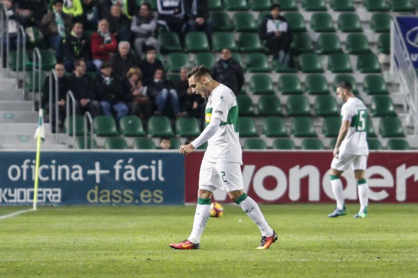 El Elche no podrá contar con Correa en Oviedo