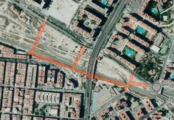 Avant inicia los pasos peatonales para conectar los barrios separados por el tren en Alicante