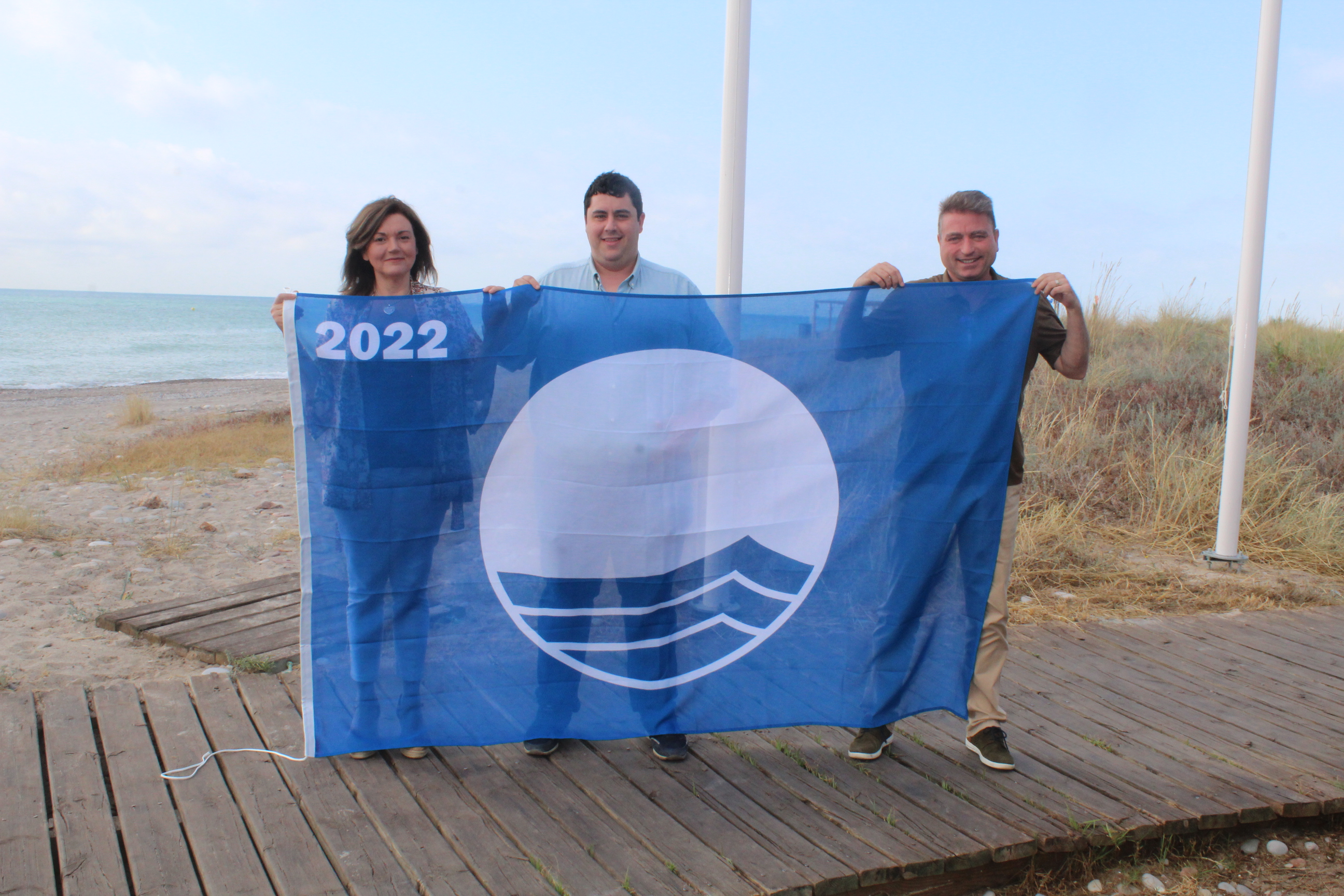 Nules iza la Bandera Azul de la playa Les Marines