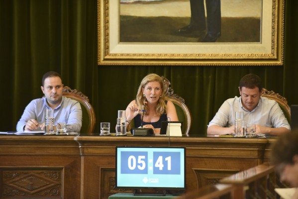 El Fadrell y la oposición solo escenifican sobre el papel su consenso por las tascas de Castelló