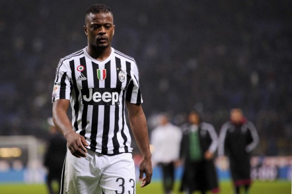 Evra se decanta por el Manchester United