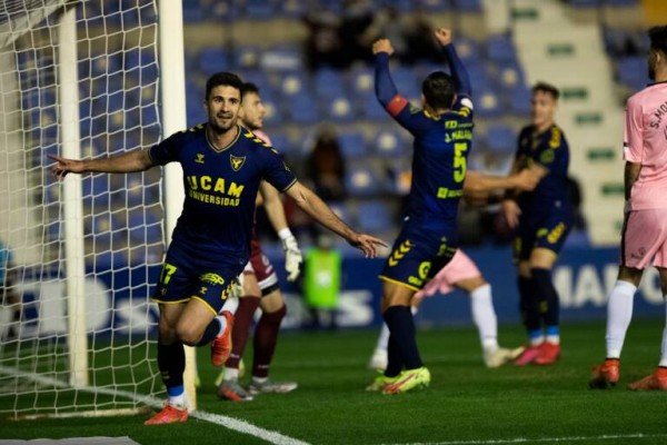 El Intercity gana el mano a mano por Xemi
