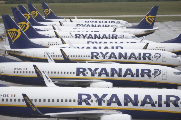 Ryanair cancela 28 vuelos en España por la huelga de tripulantes de cabina de pasajeros
