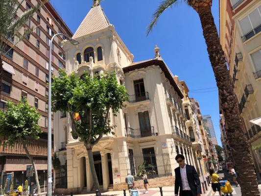 Alicante activa otro 'blindaje' para preservar un millar de edificios en trámite de protección 