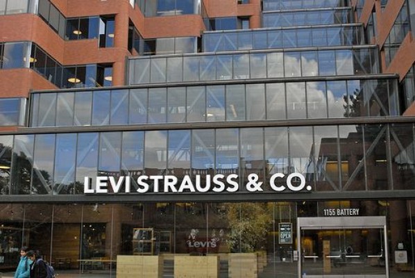 Levi's preselecciona a Alicante para situar su centro mundial de innovación en 'retail'