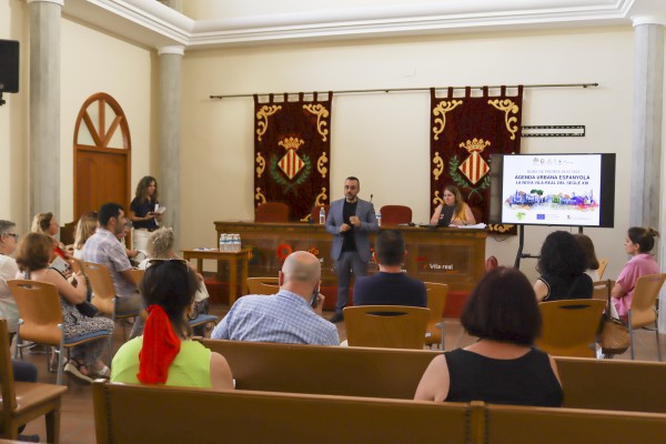 Vila-real debate sobre retos en inclusión, territorio, innovación y cultura para definir la Agenda Urbana 
