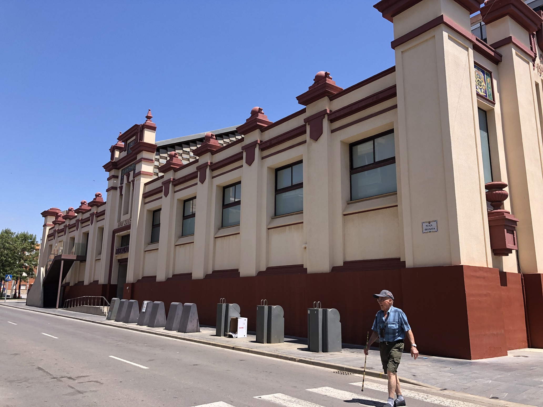 Almassora proyecta reubicar los contenedores para mejorar el entorno del Mercado Central 