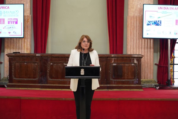 Los sindicatos piden el cese de Campuzano ante la subida de bajas psicológicas en los docentes