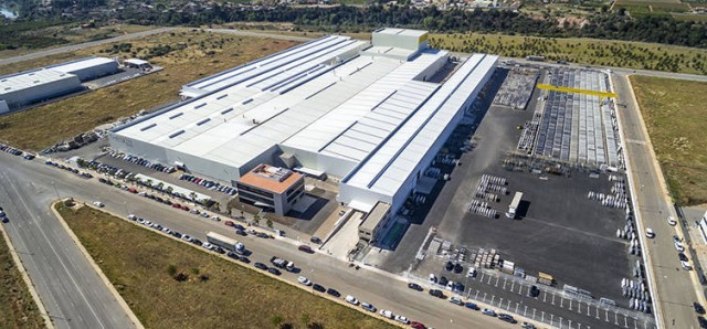 Neolith instala 6.500 paneles solares (el consumo anual de 1.300
viviendas) para autoabastecerse
