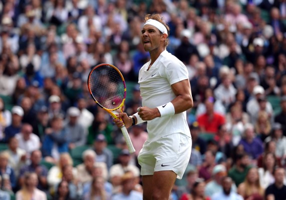 Nadal se agarra a Wimbledon 