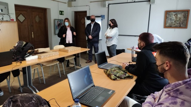 Un tercio de los jóvenes del Programa JOOP en la Vila se incorporan al mercado laboral