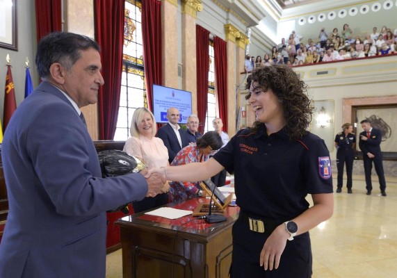 La primera mujer conductora se incorpora a los Bomberos del Ayuntamiento de Murcia 