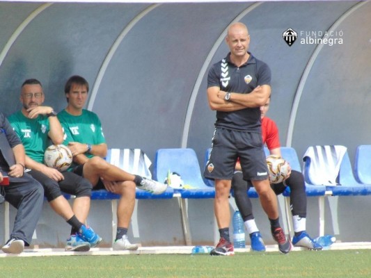 La Fundación del CD Castellón 'invita a salir' del filial al técnico Iván Campos