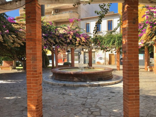 CHM, Porticada y Urbamed optan al millón de euros para reformar la glorieta País Valencià de Dénia

