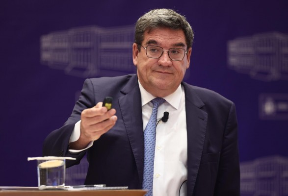 El Gobierno presenta a los autónomos una propuesta de cotizaciones progresivas entre 2023 y 2025
