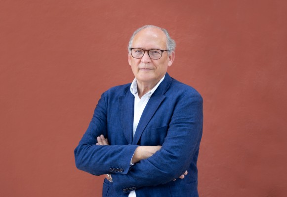Fernando Medina, el abogado y viticultor de Requena contra el monopolio catalán del cava