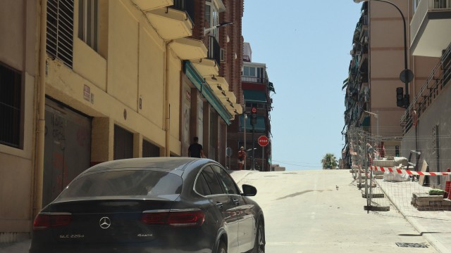 Benidorm finaliza esta semana la urbanización de la calle Ondulada con el asfaltado y señalización

