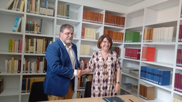 Villena y la UA formalizan el convenio de cesión del legado bibliográfico del arqueólogo Schubart