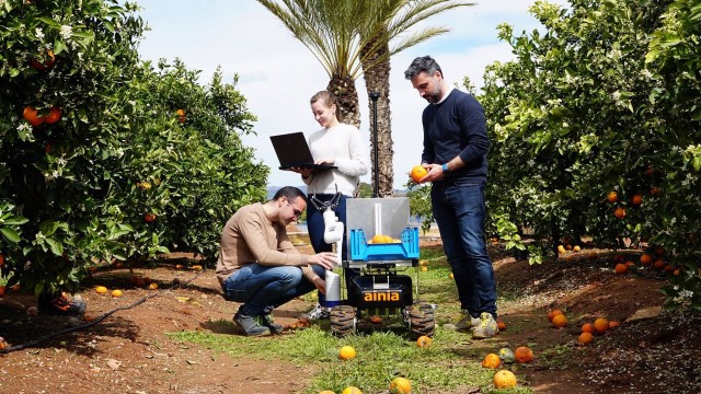 Ainia desarrolla un robot móvil para recolectar y dar un segundo uso a la fruta caída al suelo