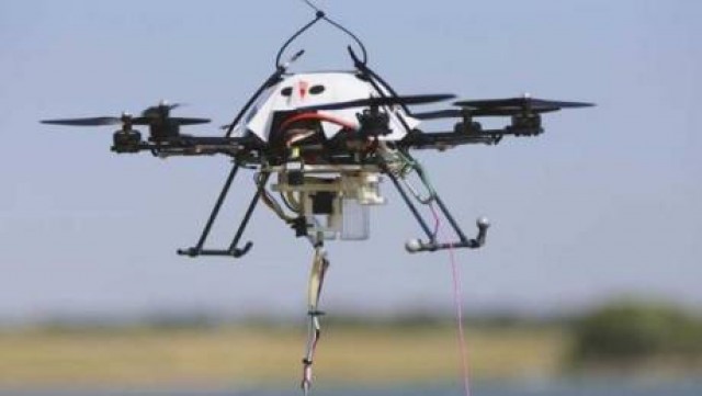 Denunciado un piloto aficionado por sobrevolar con un dron el espacio aéreo del aeropuerto de Alicante-Elche 