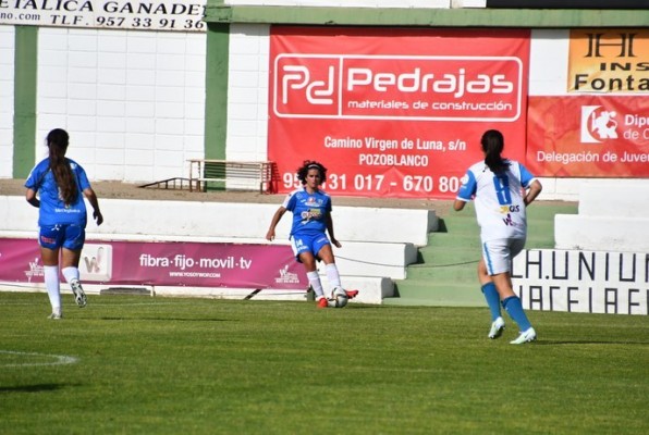El Alhama CF ElPozo renueva a la joven Nerea Vicente para competir en la élite