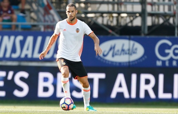 Mario Suárez acusa a alguno de sus compañeros de no querer jugar de central