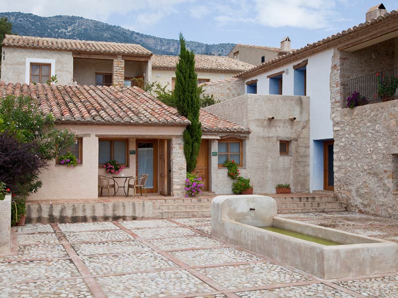 Aldearoqueta entra en liquidación: el hotel rural de los Mariscal en Culla busca ahora comprador