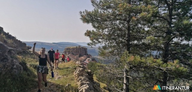La segunda excursión de 'De ruta con la Dipu' visita este domingo 'Els Castellàs' y el roble de Cavanilles