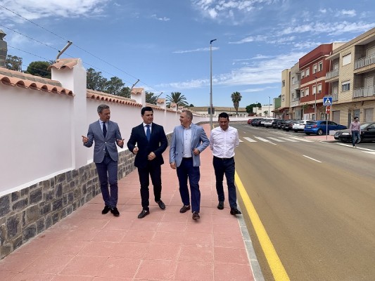 San Javier da un paso a la accesibilidad con las mejoras del POS en las calles Maestre y Cánovas del Castillo, en Santiago de la Ribera