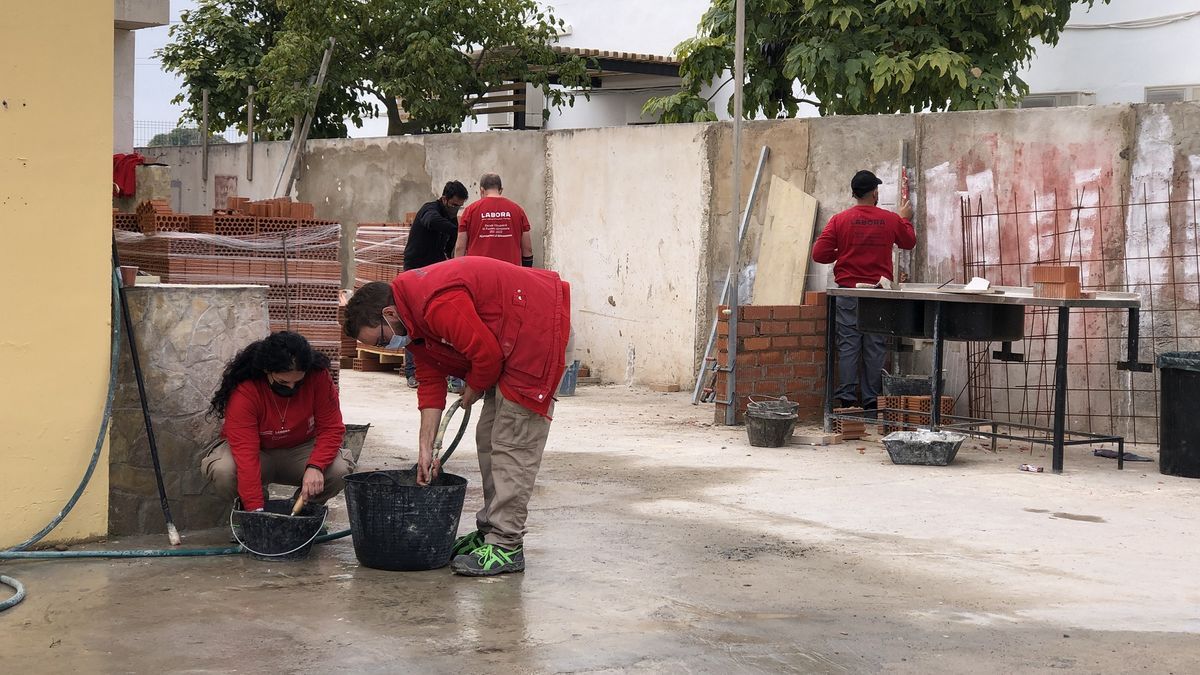 Más de 180 demandantes de empleo registran su solicitud en la nueva web Almassora Empresas