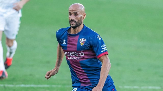 El Efesé se hace con la experiencia del centrocampista Mikel Rico 
