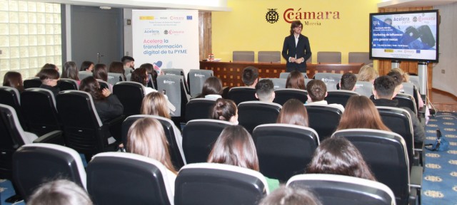 
Más de 1.200 empresas participan en los seminarios de digitalización de la Cámara

