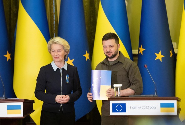 La UE concede a Ucrania y Moldavia el estatus de candidatos a ingresar en la UE